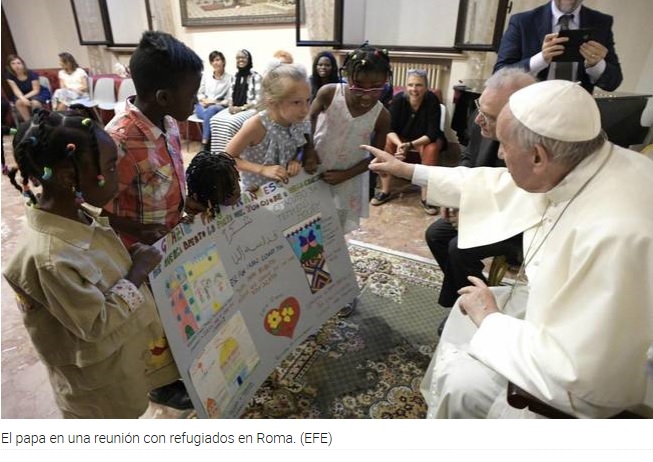 EL PAPA CON REFUGIADOS
